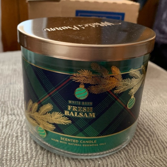 NWT Bath & Body Works 3-Wick Candle Fresh Balsam White Barn - Picture 2 of 9